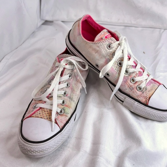 Converse Chuck Taylor Low Top Floral Multicolor Sneakers Women’s Size 8 - Picture 2 of 10